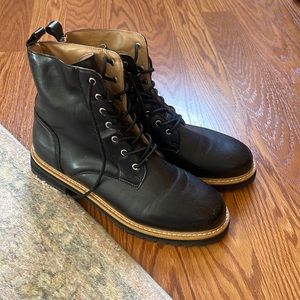Black combat boot VICI